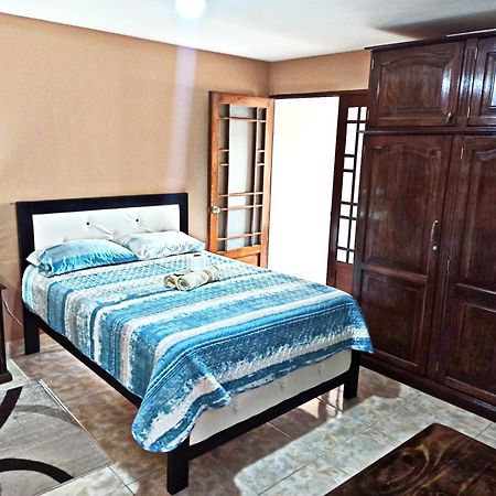 Residencial Moroni - Alojamiento En Cochabamba Bed & Breakfast エクステリア 写真