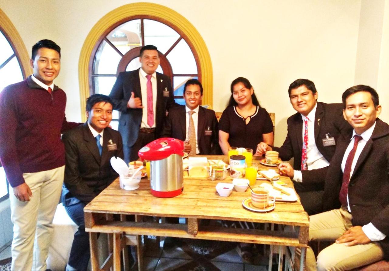 Residencial Moroni - Alojamiento En Cochabamba Bed & Breakfast エクステリア 写真
