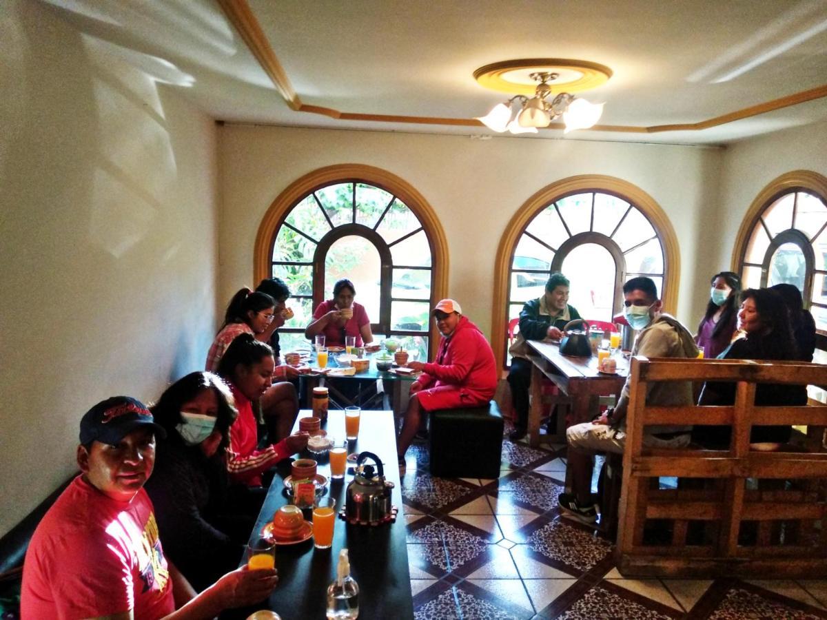 Residencial Moroni - Alojamiento En Cochabamba Bed & Breakfast エクステリア 写真