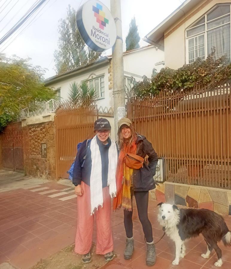 Residencial Moroni - Alojamiento En Cochabamba Bed & Breakfast エクステリア 写真