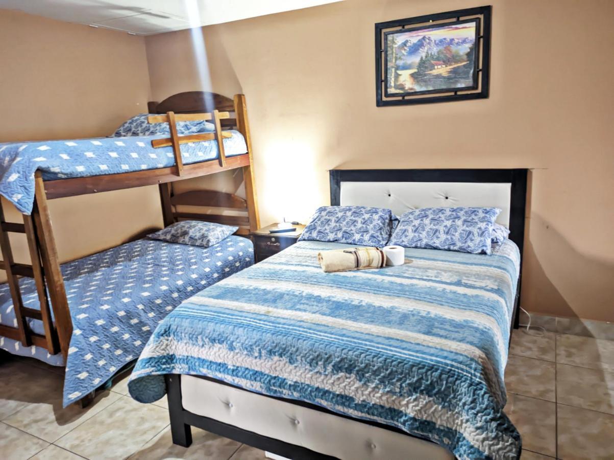 Residencial Moroni - Alojamiento En Cochabamba Bed & Breakfast エクステリア 写真