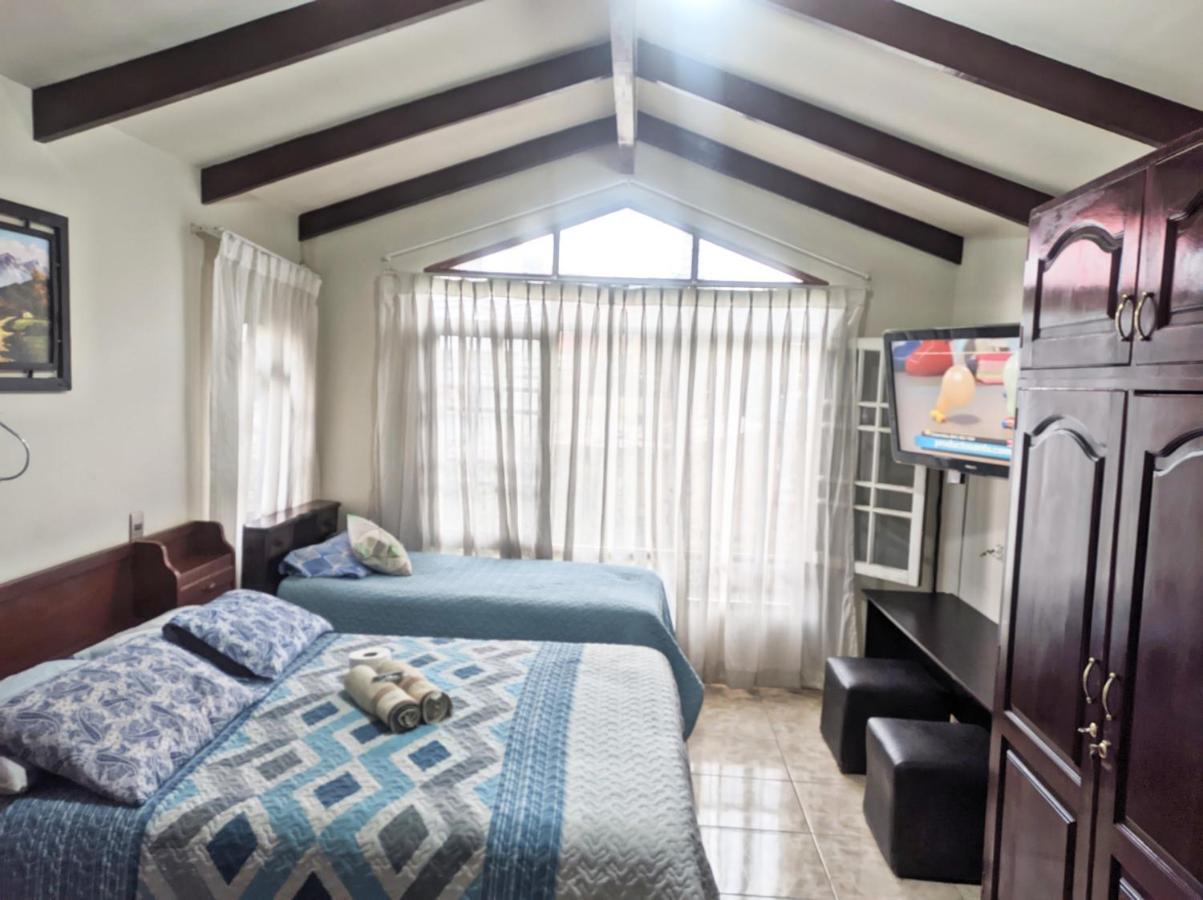 Residencial Moroni - Alojamiento En Cochabamba Bed & Breakfast エクステリア 写真