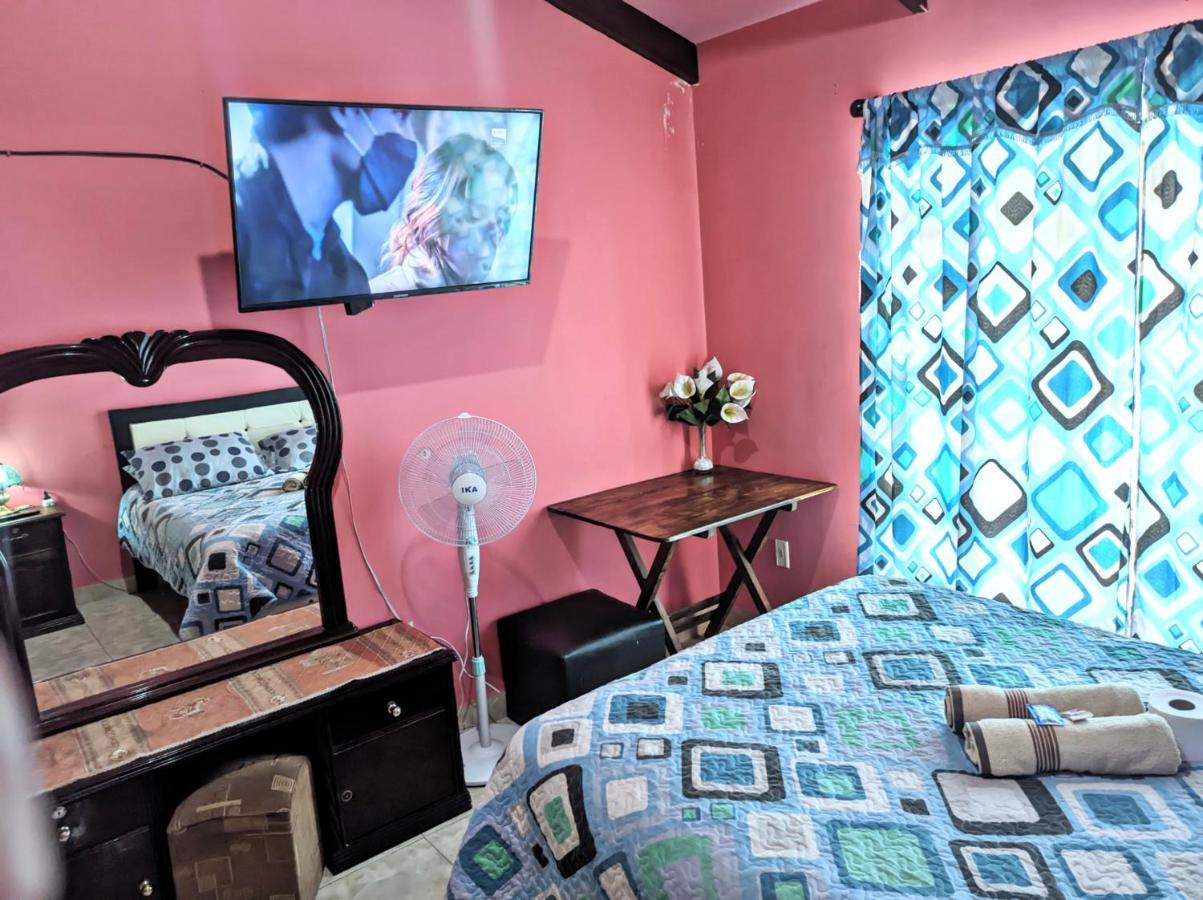 Residencial Moroni - Alojamiento En Cochabamba Bed & Breakfast エクステリア 写真